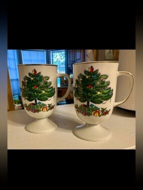 Christmas Tree Pedestal Mugs - White Holiday Mug Set